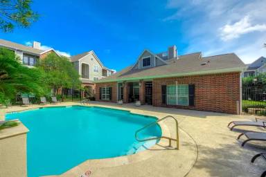 Main picture of 102 Wonder World Dr