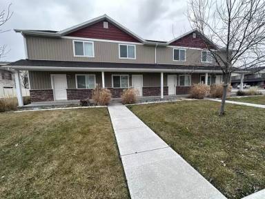 Main picture of 465 N 2650 W