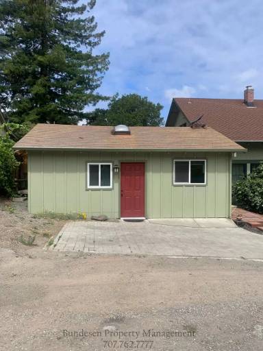 Main picture of 844 Wendy Ln