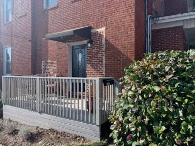 Main picture of 668 E Main St
