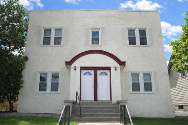 Main picture of 718 4th St SE