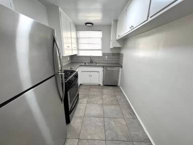 Main picture of 431 S Berendo St