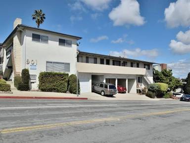 Main picture of 901 E Grand Ave