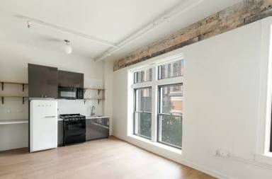 Main picture of 111 W Chicago Ave