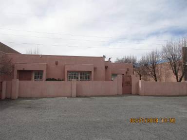 Main picture of 1709 Girard Blvd NE