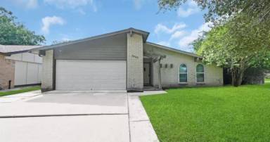 Main picture of 2223 Fairgreen Dr