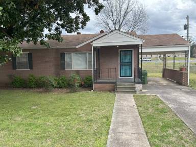 Main picture of 2207 Hammonds Ave NW