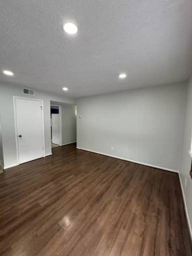 Main picture of 419 4th Ave E