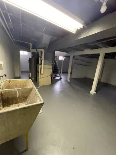 Main picture of 2230 Custer Ave