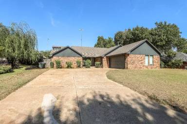 Main picture of 1321 Harding Ave