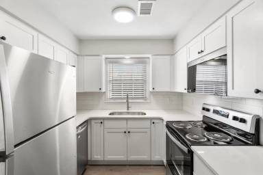 Main picture of 155 S Eagle Creek Dr