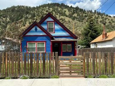 Main picture of 2746 Miner St