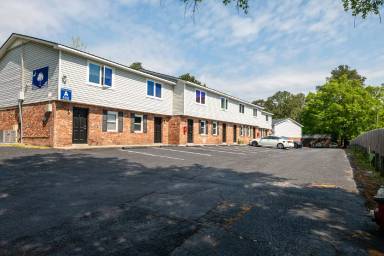 Main picture of 2807 School House Rd