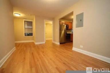 Main picture of 1819 W Belmont