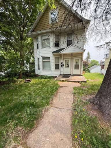 Main picture of 1122 E 5th St