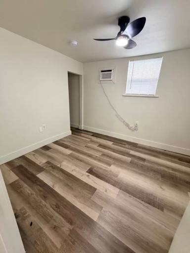 Main picture of 1121 Essex St
