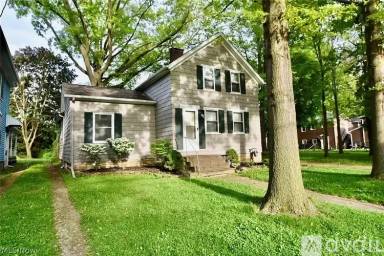 Main picture of 802 East Ave
