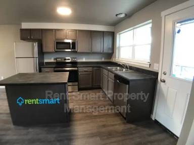 Main picture of 1515 South Ave W