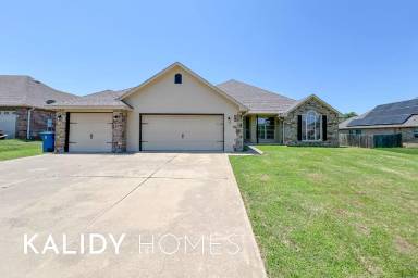 Main picture of 3817 Kindle Ln