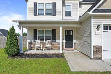 Main picture of 114 Bridgeport Dr