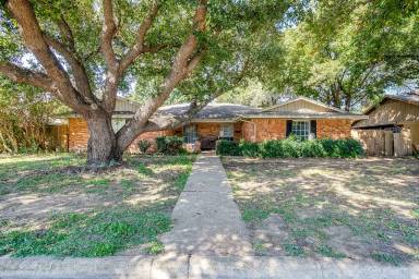 Main picture of 4916 Inverness Ave