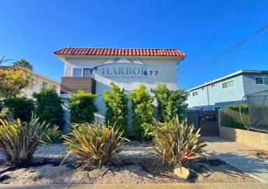 Main picture of 677 W 39th St