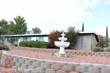 Main picture of 2049 Crestwood Dr