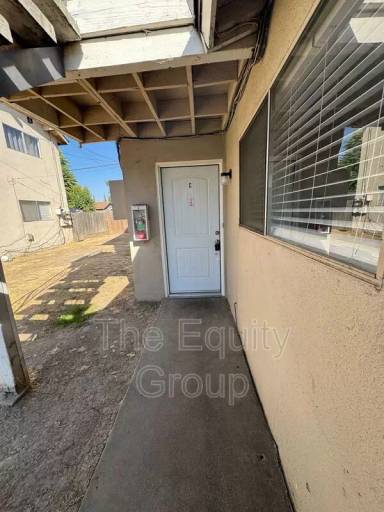 Main picture of 624 N Garden St