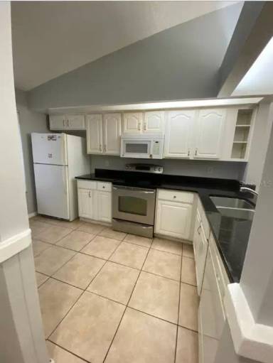 Main picture of 2808 Waxy Willow Ln