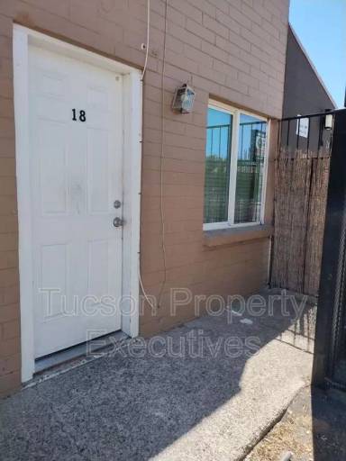 Main picture of PM320 - 2411 South 6th Avenue - 13
