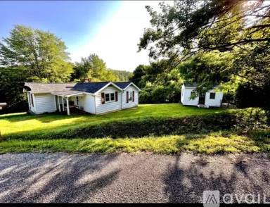 Main picture of 590 Sunnycrest Dr