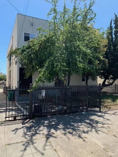 Main picture of 675 31st St