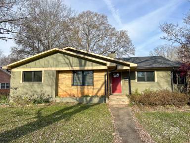 Main picture of 1943 Townsend Ave