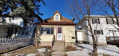 Main picture of 405 8th St S