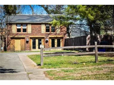 Main picture of 127 NW 30th St