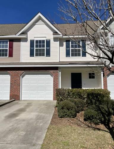 Main picture of 102 Buckthorn Cir