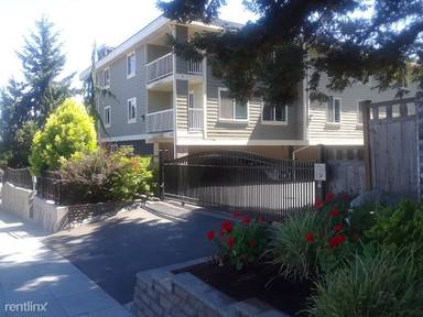 Main picture of 935 N 200th St