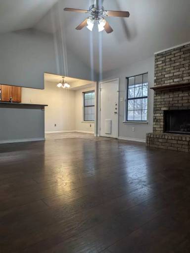 Main picture of 636 Ozark Ave