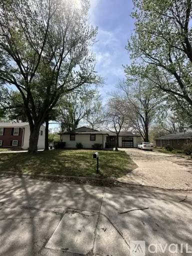 Main picture of 2437 Vaughn Dr