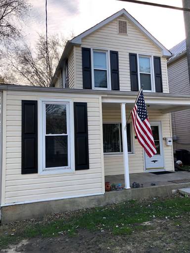 Main picture of 121 Third Ave