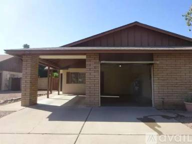 Main picture of 2521 W Kilarea Ave