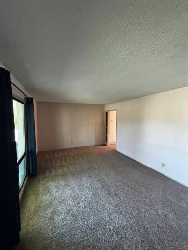 Main picture of 2500 Emilia St