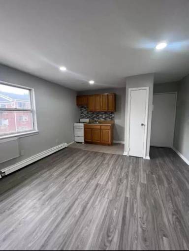 Main picture of 386 Stuyvesant Ave
