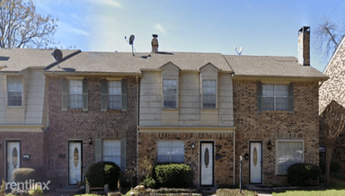 Main picture of 500 St Charles Dr