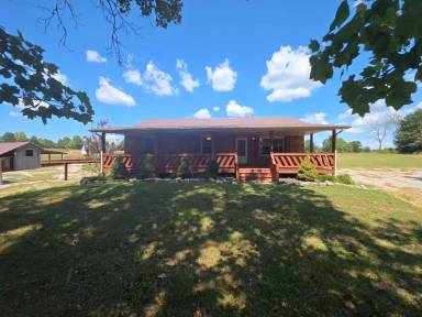 Main picture of 139 Moore Rd