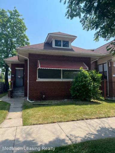 Main picture of 7519 S Paxton Ave