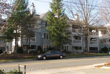 Main picture of 245 Oakwood Ct