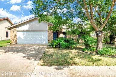 Main picture of 1713 Brokenshoe Dr