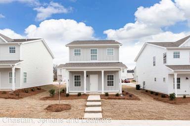 Main picture of 703 W Vincent Dr