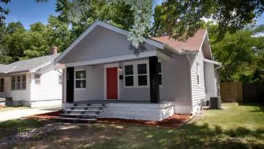Main picture of 352 S Chautauqua Ave